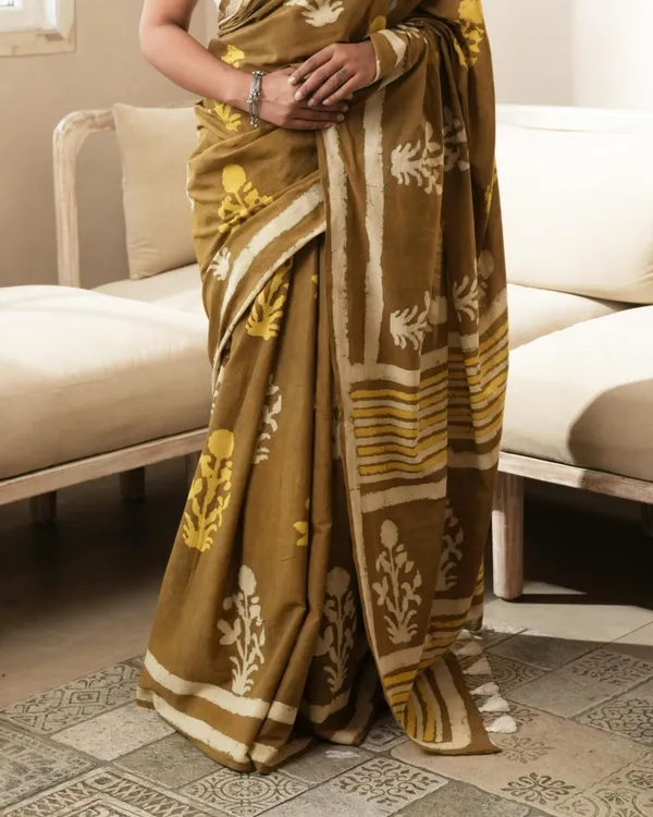 Rustic_Brown_Cotton_Brown_Mughal_Butta_Dabu_Print_Mul_Saree_For_Women